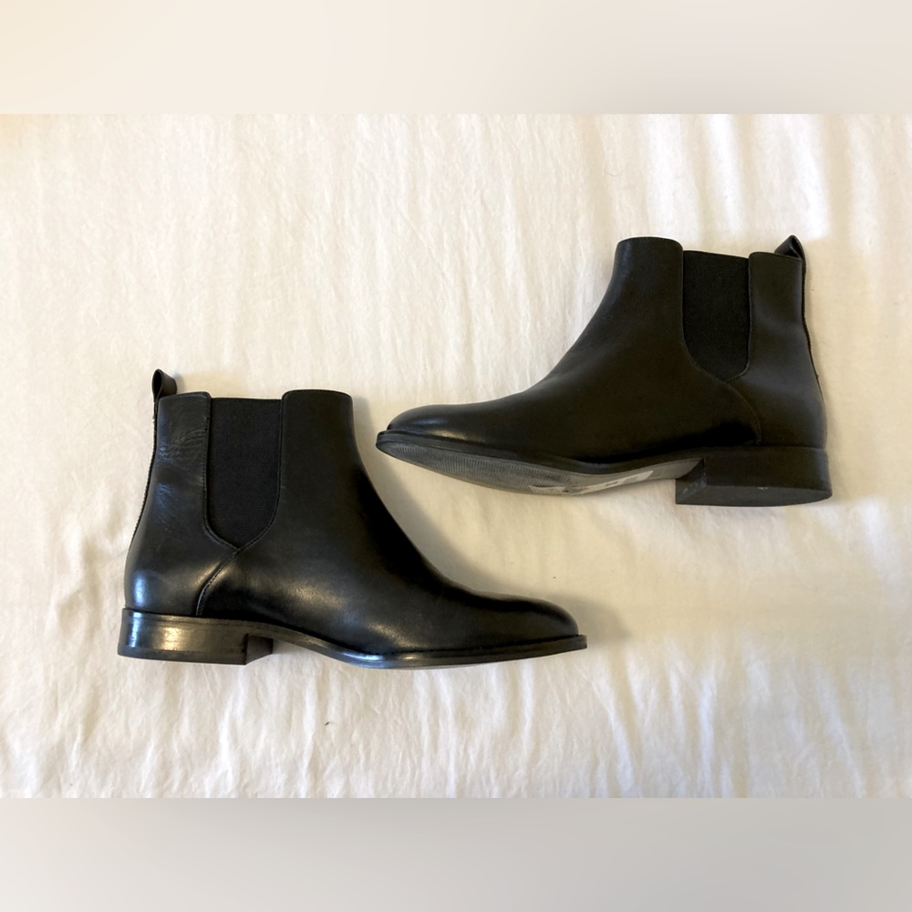 Women’s Black Leather Chelsea Ankle Booties, Round Toe Pull-on, size 7